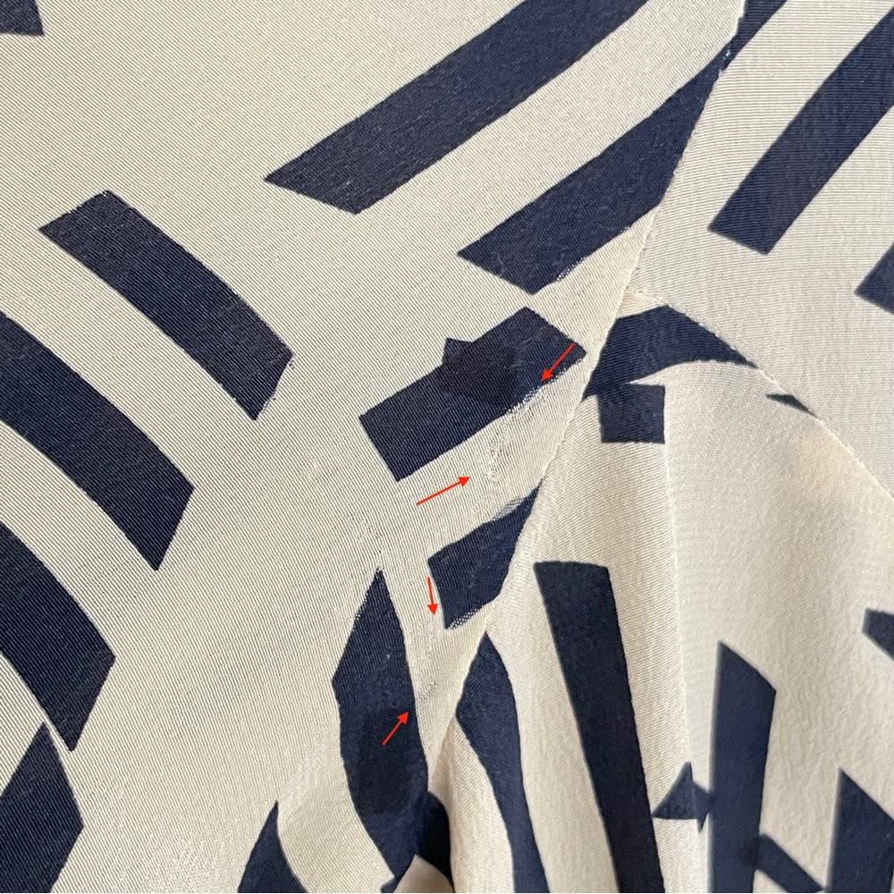 Vintage Silk Jones New York Beige Navy Blue Abstract Print Button Down Blouse - Picture 9 of 10